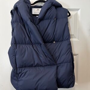 Beautiful Babaton Navy Puffer Vest.